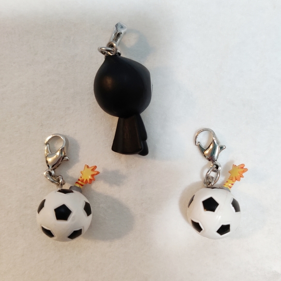 SOLD - Tokidoki Frenzies Soccer Bomb Adios - Picture 2 of 6